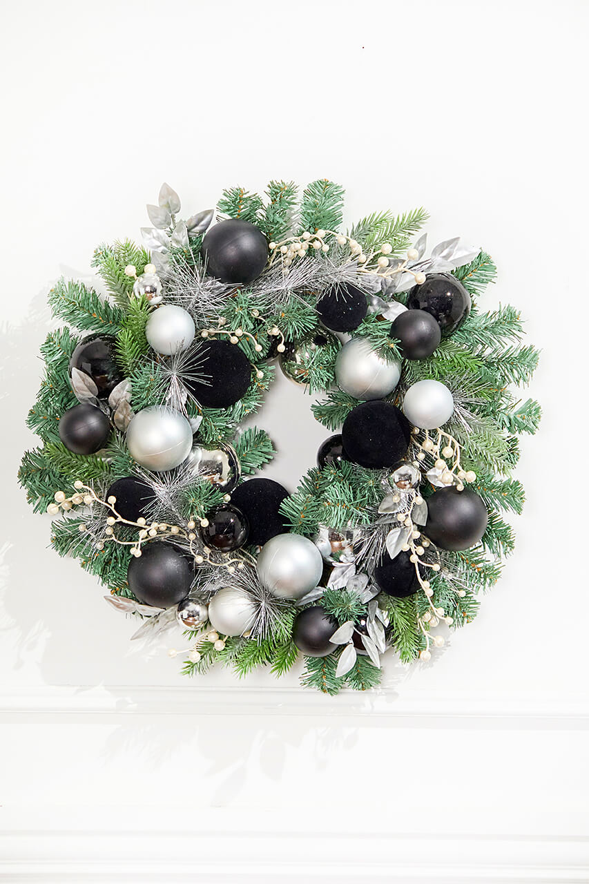 24" Christmas Pine Wreath with Black Velvet Balls