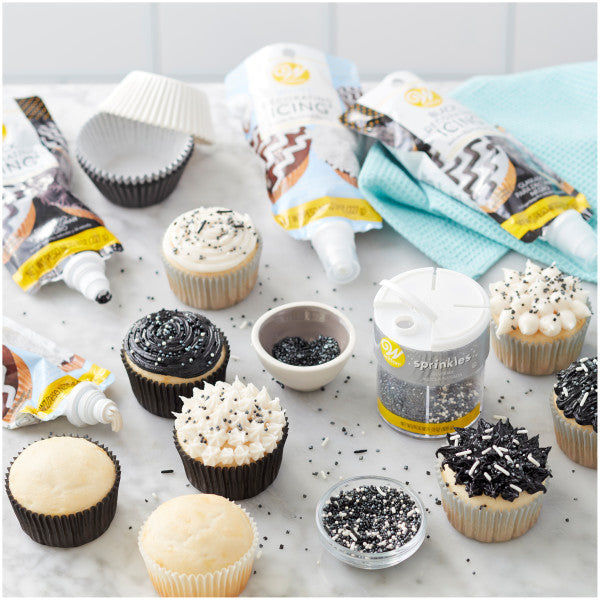 Wilton Black Icing Pouch with Tips, 8 oz.