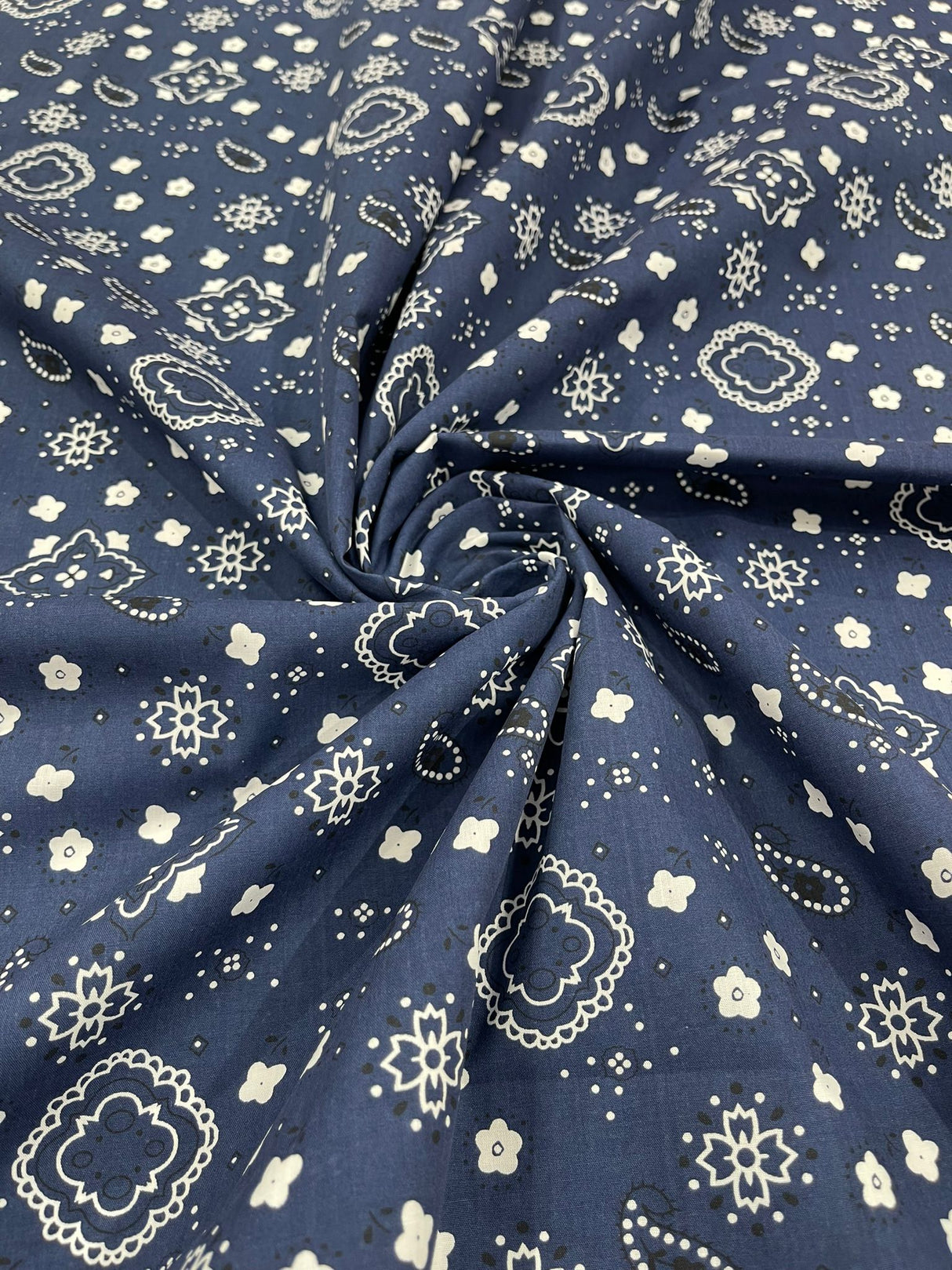 Poly Cotton Bandanna Print Fabric - Bandanna Print, 58/59" Width (1 Yard)