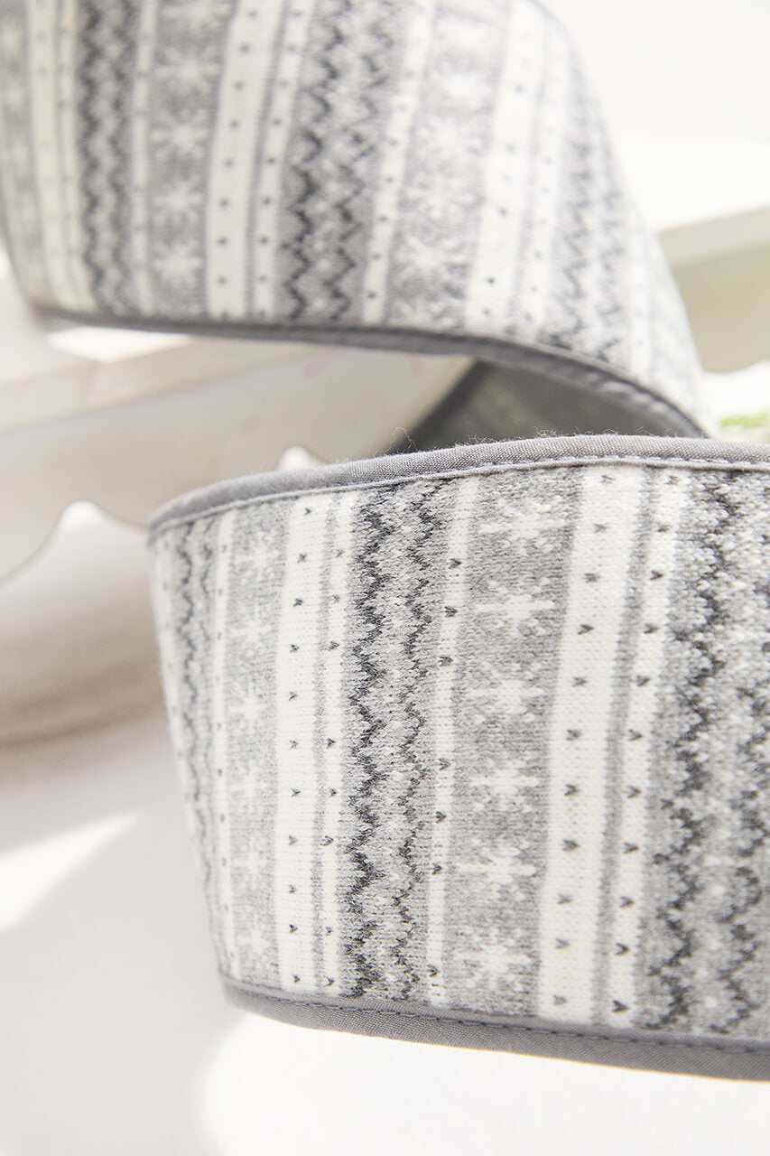 4” x 10 Yard Snowflake Knit Gray & White Ribbon