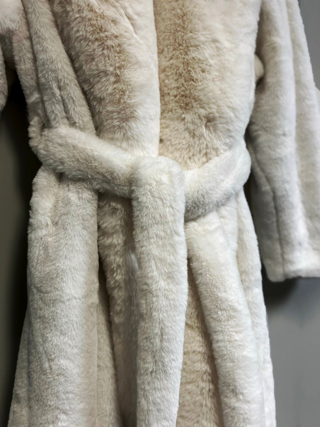 Faux Fur Long Sleeve Robe Coat Off White Plush Lounge Wear with Belt & Velvet Lining