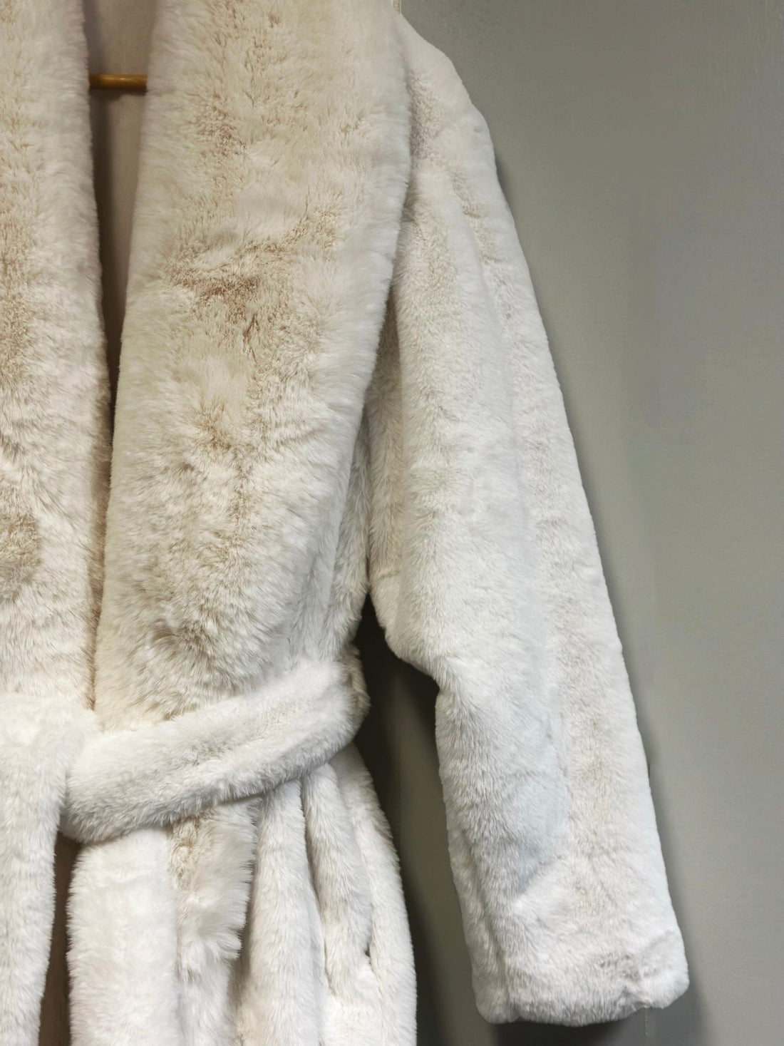 Faux Fur Long Sleeve Robe Coat Off White Plush Lounge Wear with Belt & Velvet Lining