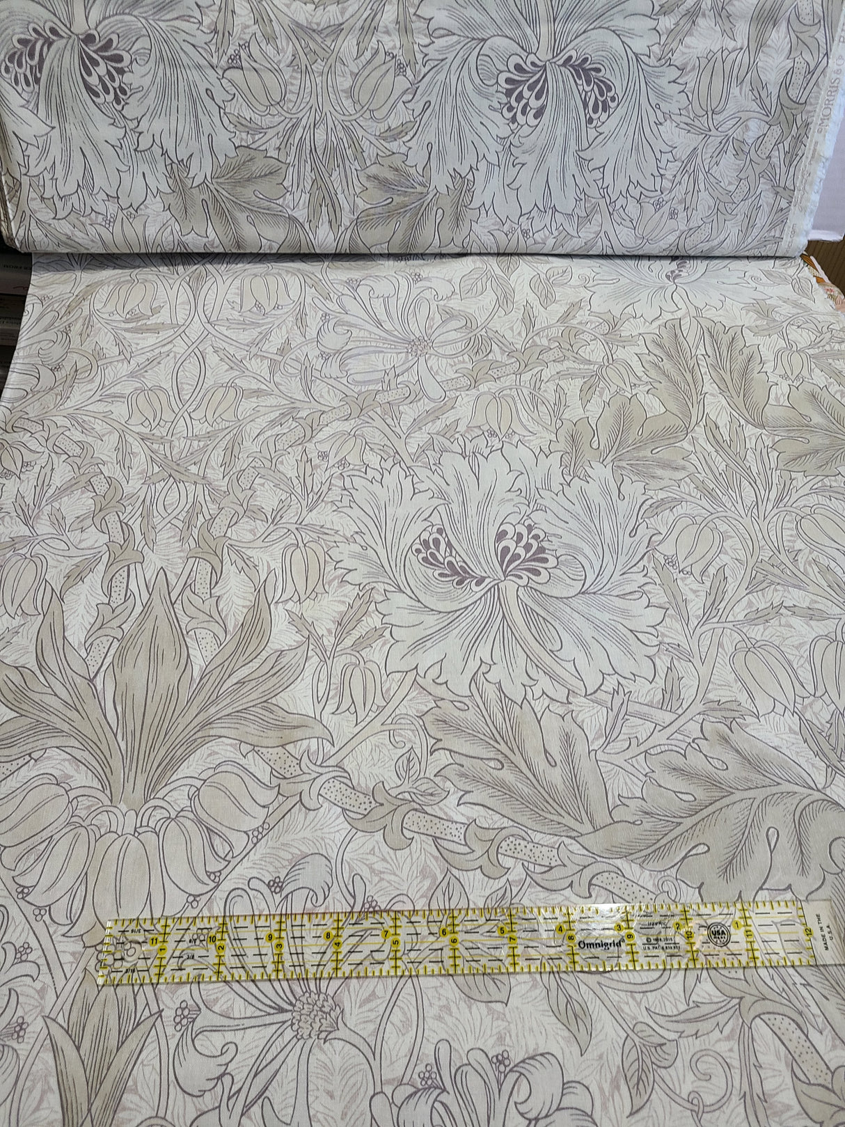 Quilting Cotton Original Morris & Co Pure Honeysuckle and Tulip Ivory