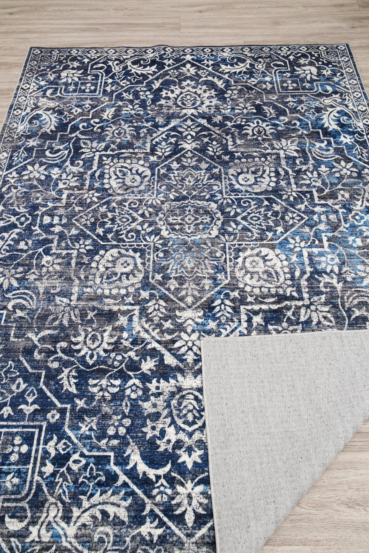 Shah 28 Polyester Fabric - Foldable Anti-Slip Area Rug, 5' X 8', 28 (1 Rug)