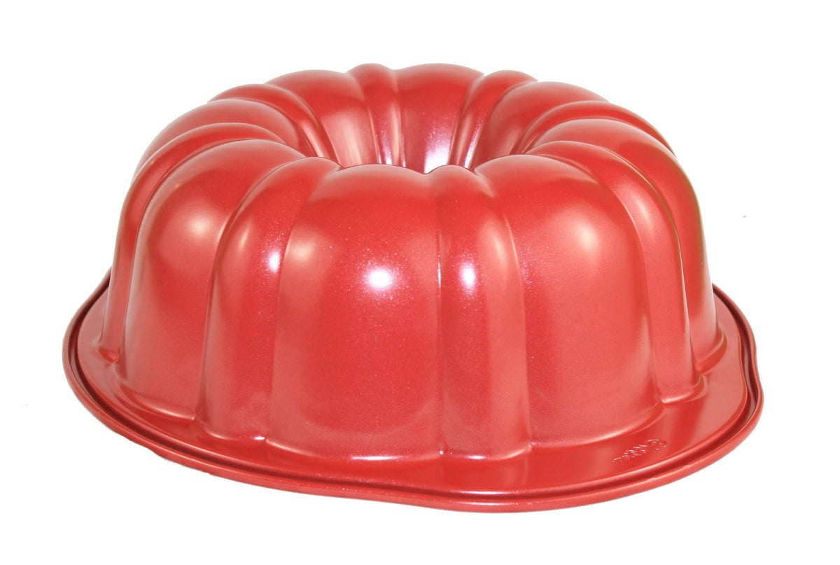 Wilton Non-Stick Fluted Tube Pan – 9.25 Inch Red