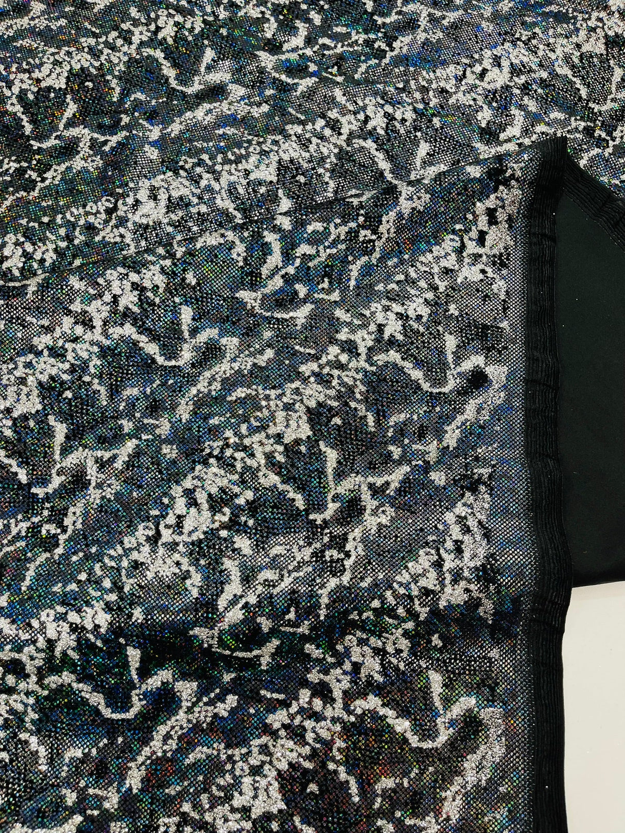 Snake Design Shattered Glass Nylon Spandex Fabric - Snake Design Shattered Glass, 4-Way Stretch, Medium Weight (1 Yard)