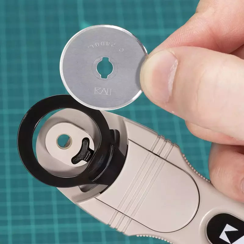 Rotary Cutter 28mm Tungsten Steel Blade for Precision Cutting - KAI #5028