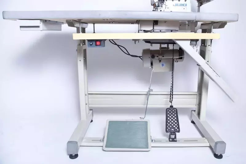 Industrial Serger 3-Thread Overlock Machine for Professional Sewing - JUKI MO-6804S