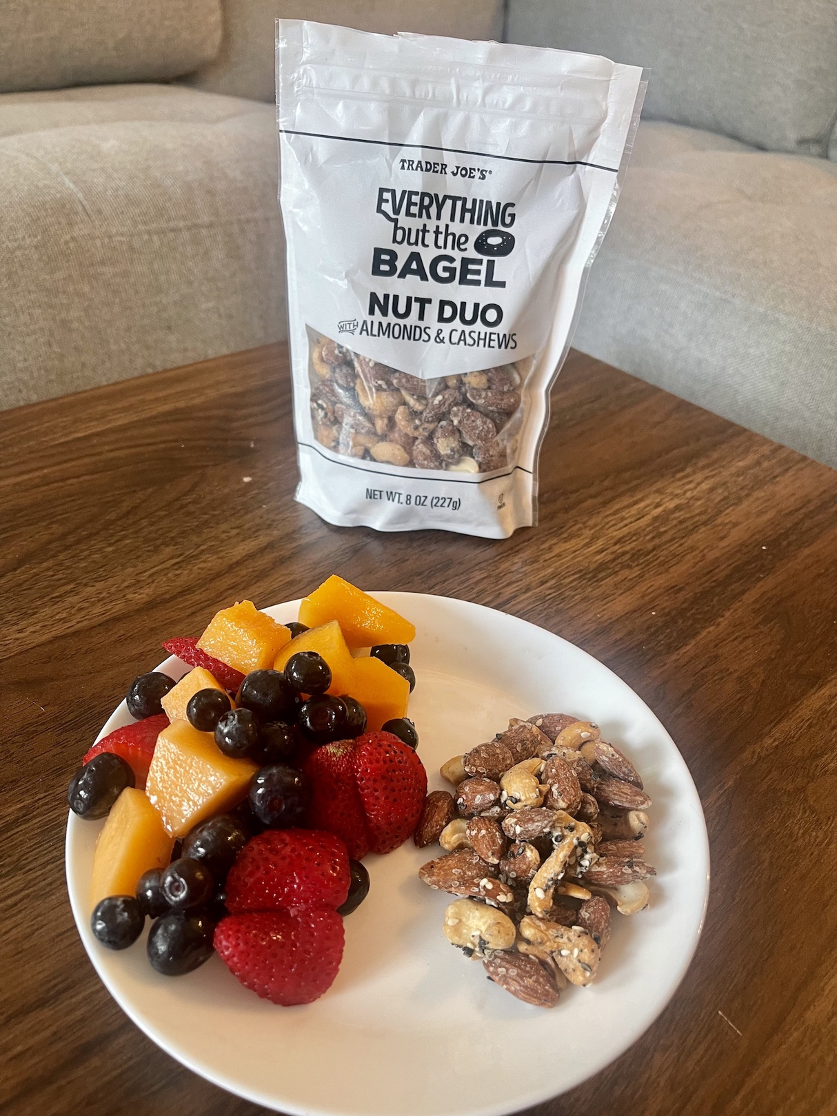 ব্যাগেল নাট ডুও ছাড়া সবকিছু - সুস্বাদু মিশ্র বাদামের সাথে সুস্বাদু মোড়ক