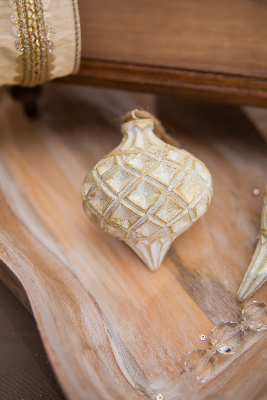 4” Resin Weathered Diagonal Ornament