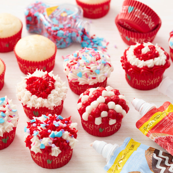 Wilton Red Icing Pouch with Tips, 8 oz.