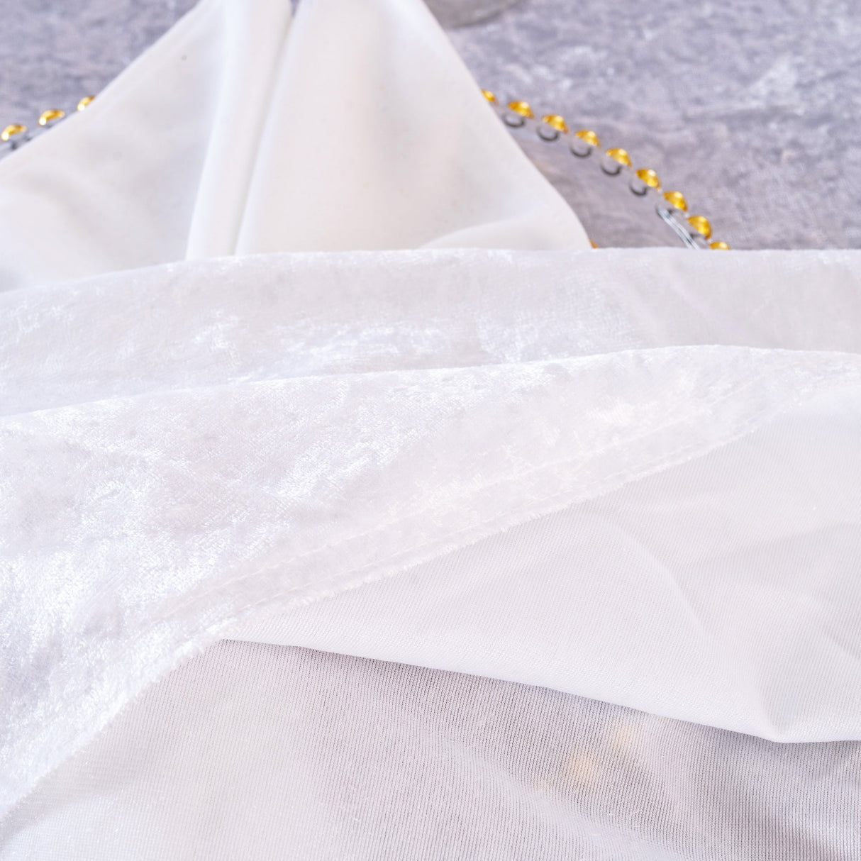 Round Crushed Velvet Tablecloth 132 White
