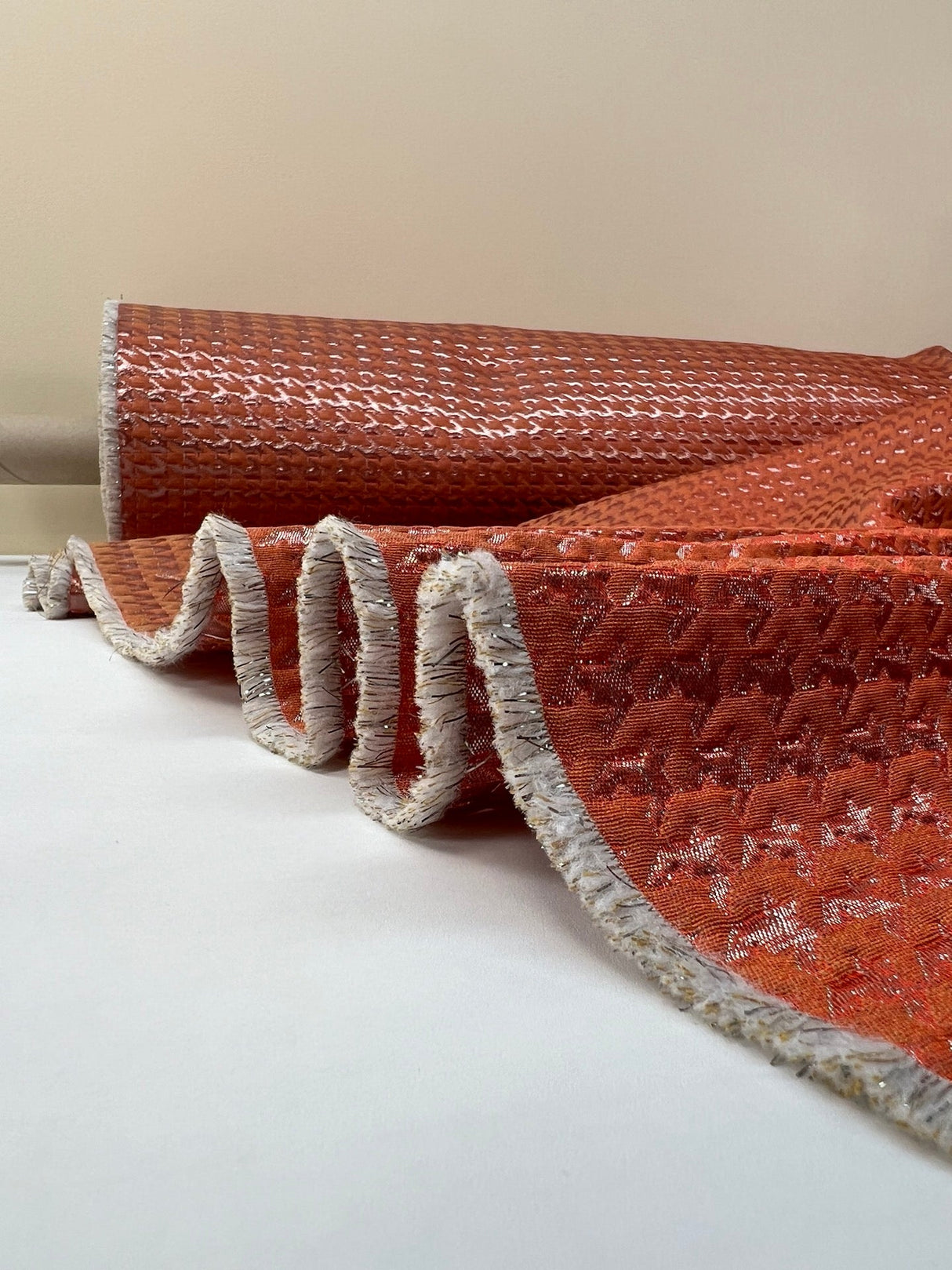 Polyester Matlassé Houndstooth Silver