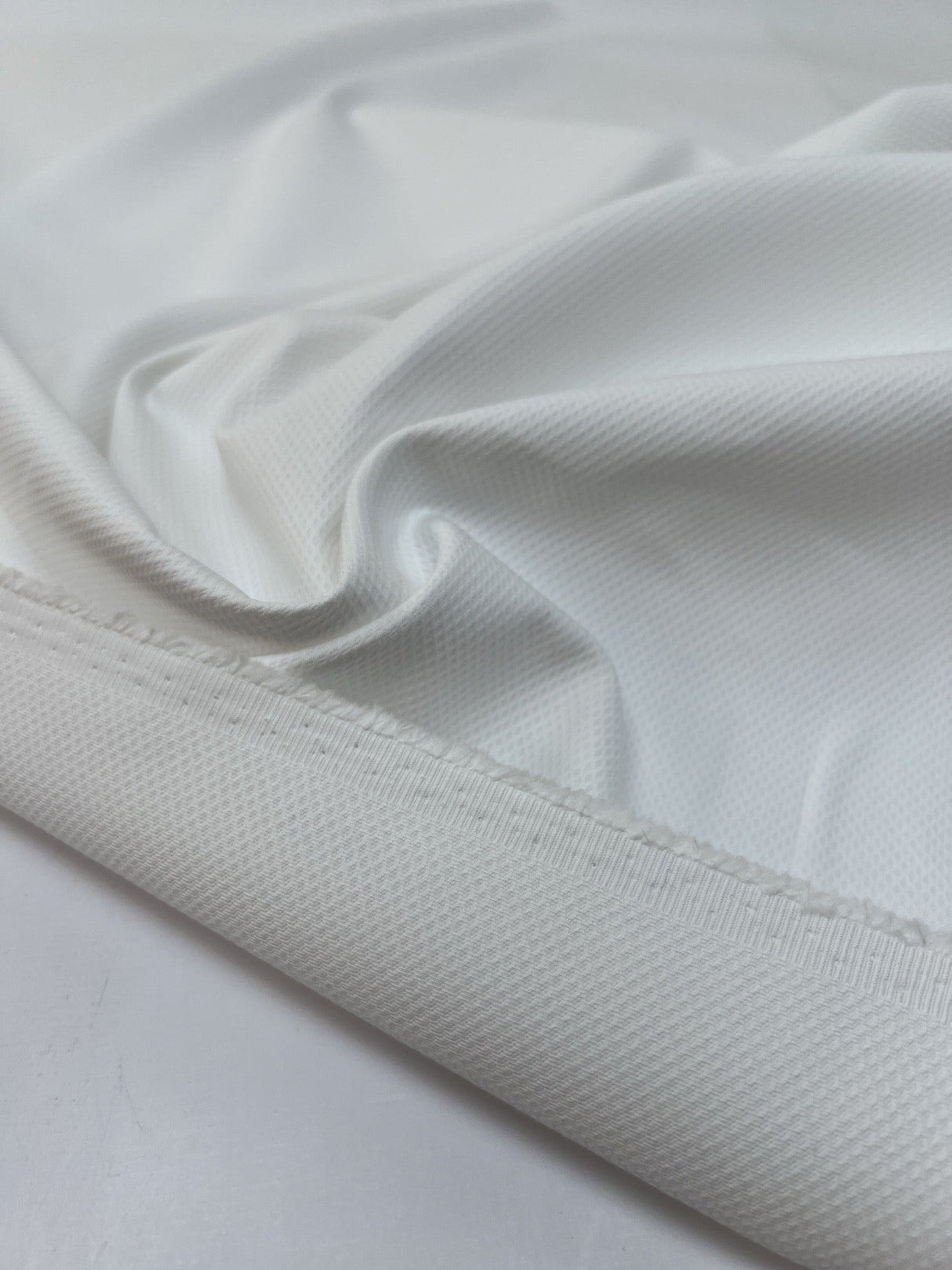 Cotton White Geometric Casualwear Fabric