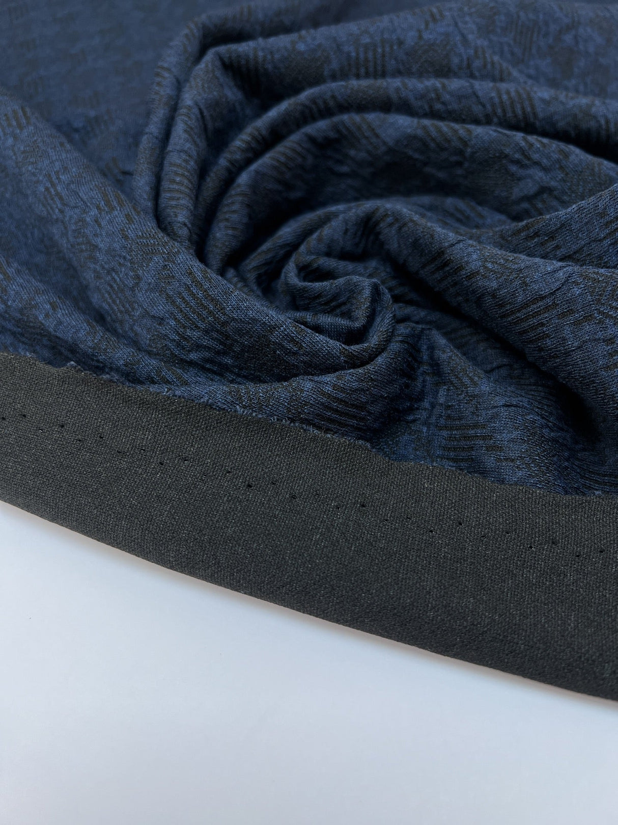 Polyamide Matlassé Houndstooth Blue-Black