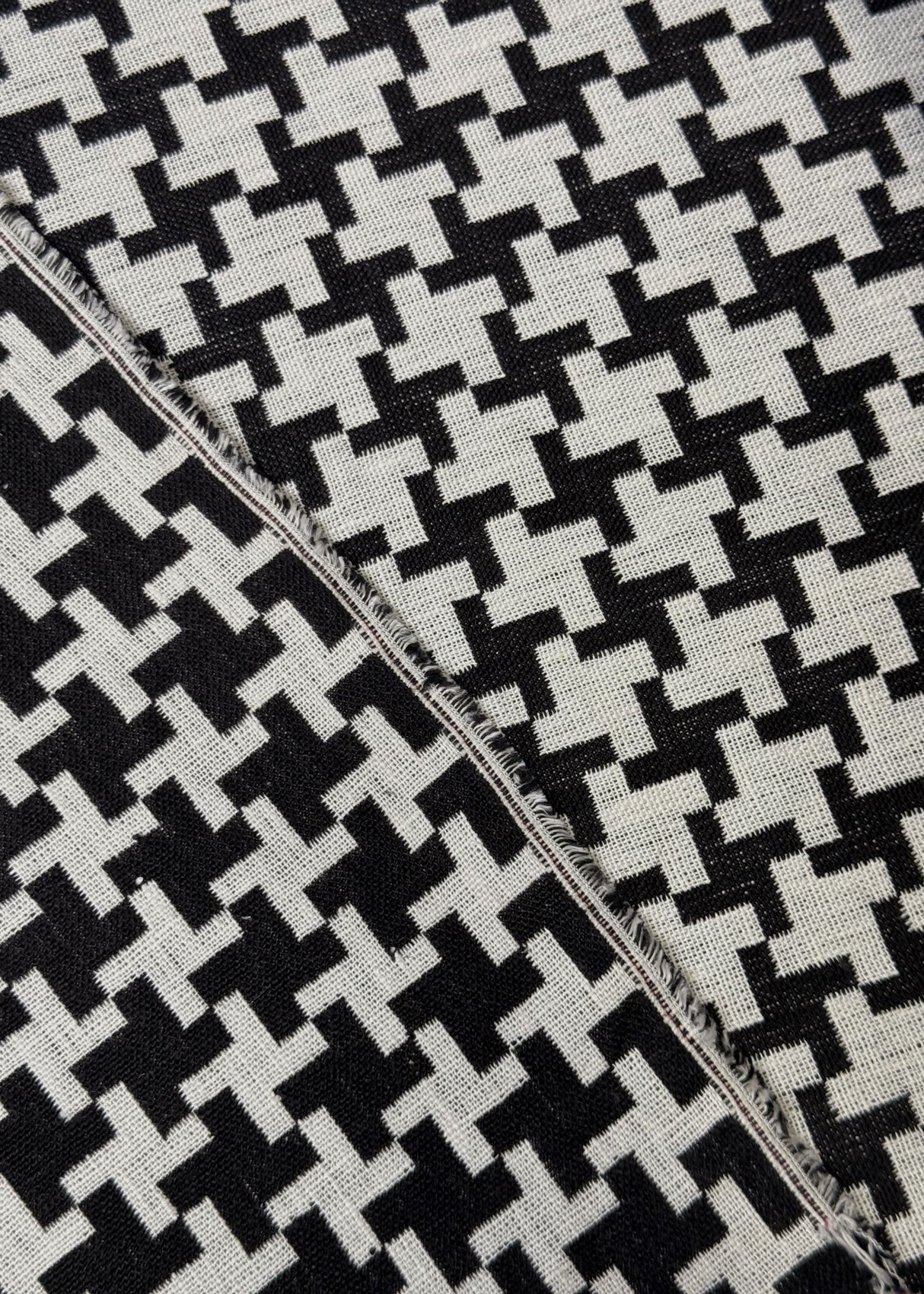 Linen Windmill Interwoven Black Off-White