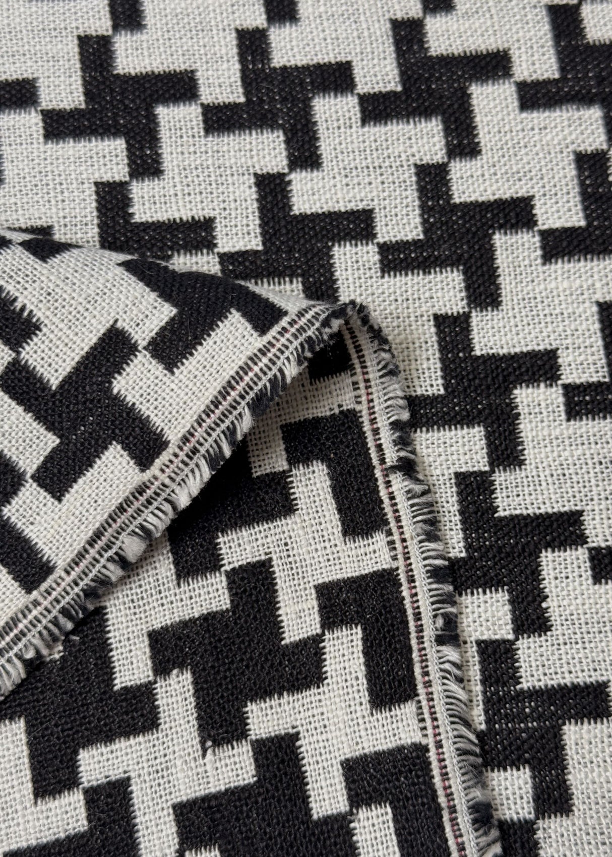 Linen Windmill Interwoven Black Off-White