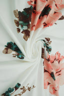 1 yarda de tela de punto DTY cepillada con estampado floral grande, suave y elástica, ancho 58/60"