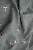 Tela de punto elástico French Terry con estampado de pájaros y foil, 58/60" de ancho