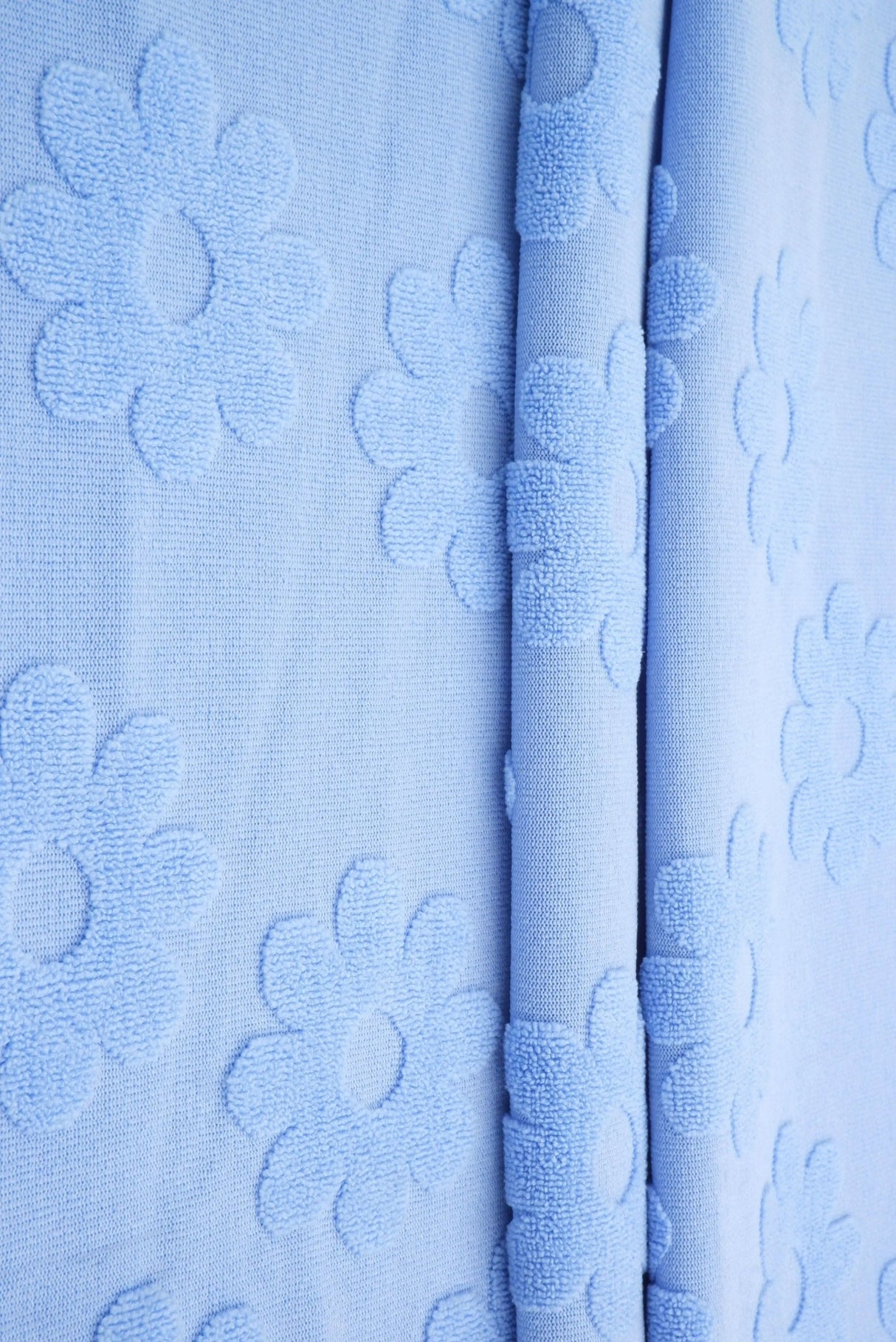 1 Yard Daisy Floral Towel Jacquard Knit Fabric 250 GSM, 58/60? Wide Polyester Spandex Blend