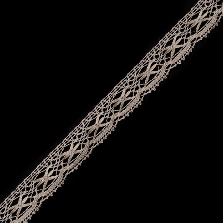 Ivory Crochet Trim with Scalloped Edges - 0.75"
