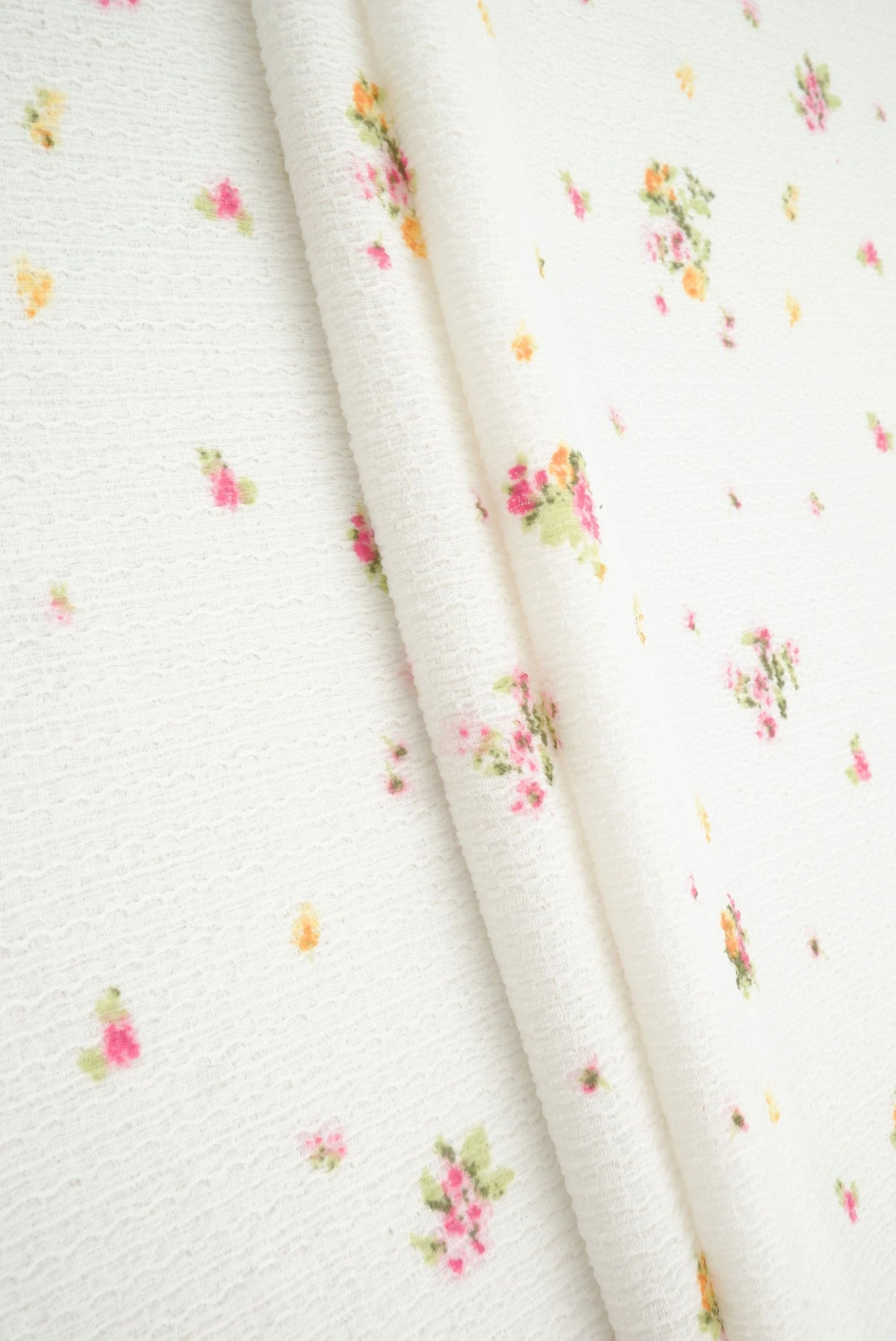 Crinkle Crepe Ditsy Floral Print Knit
