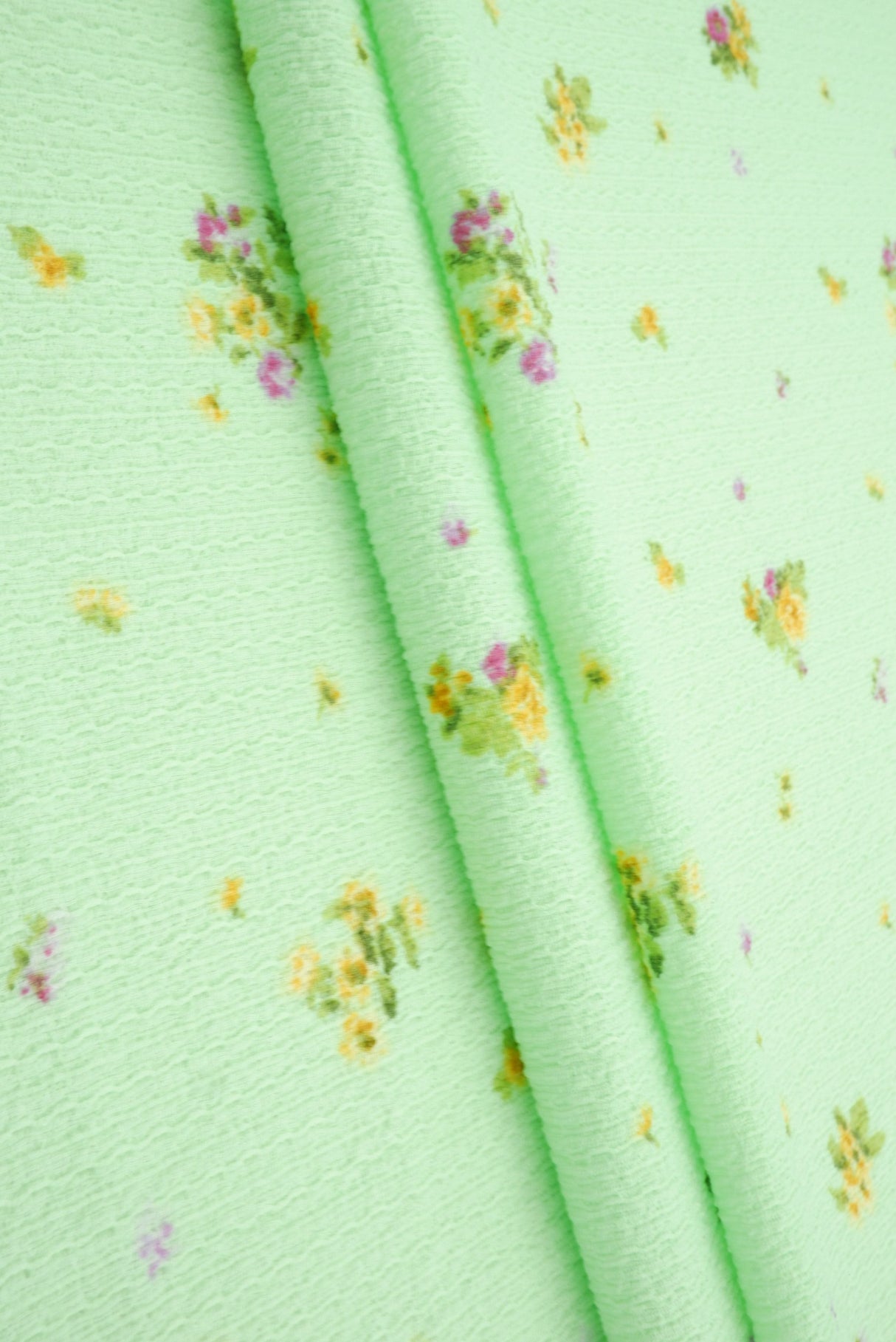 Crinkle Crepe Ditsy Floral Print Knit