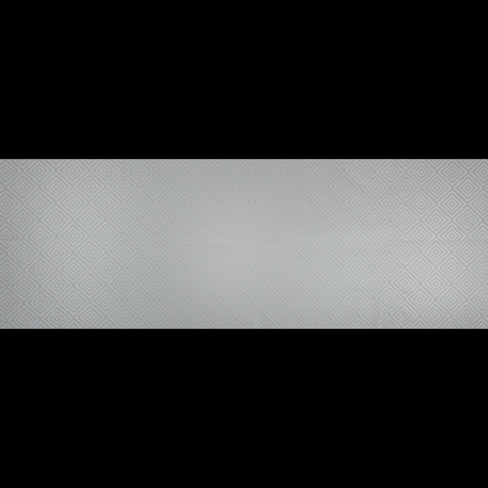 Off-White Diamond Patterned Jacquard