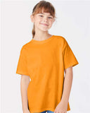 Camiseta esencial para jóvenes Hanes®