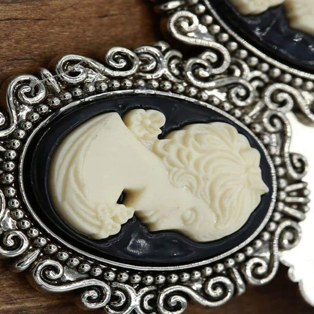 1 Pc Flat Black Ivory Silhouette Cameo Brass or Silver Frame