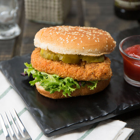 Brakebush Cayenne Kicker 5 lb. Bag 4 oz. Fully Cooked Hot and Spicy Breaded Chicken Breast Fillet - 2/Case