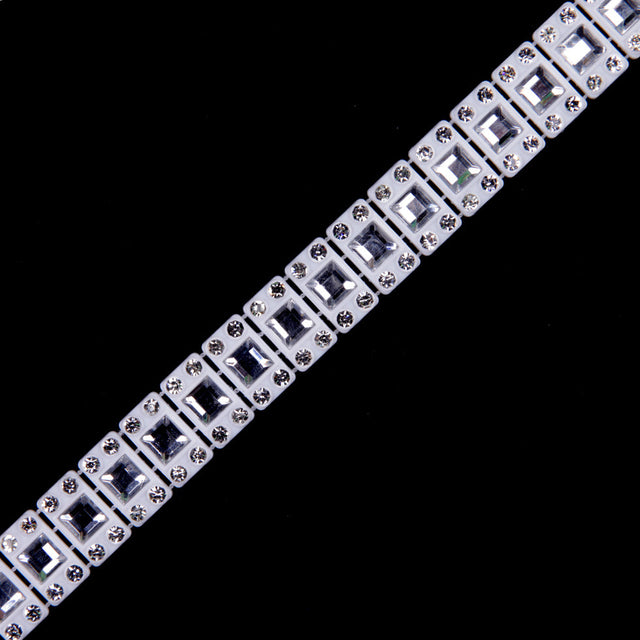 White/Crystal Plastic & Glass