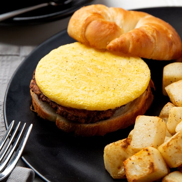 Echo Lake Foods 1.5 oz. Fully Cooked Round Scrambled Egg Patty - 153/Case