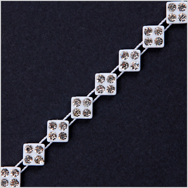 3.2mm White/Crystal Plastic & Glass