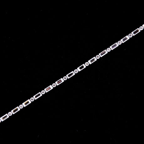 White/Crystal Plastic & Glass