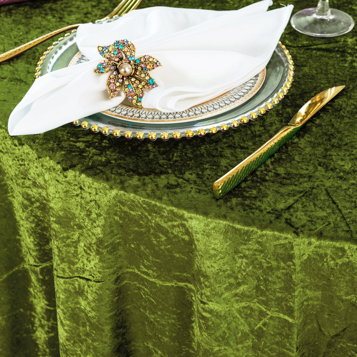 Round Velvet Tablecloth 132" Moss Green