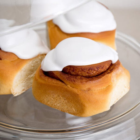 David's Cookies Old Fashioned Iced Cinnamon Rolls 6 oz. - 24/Case
