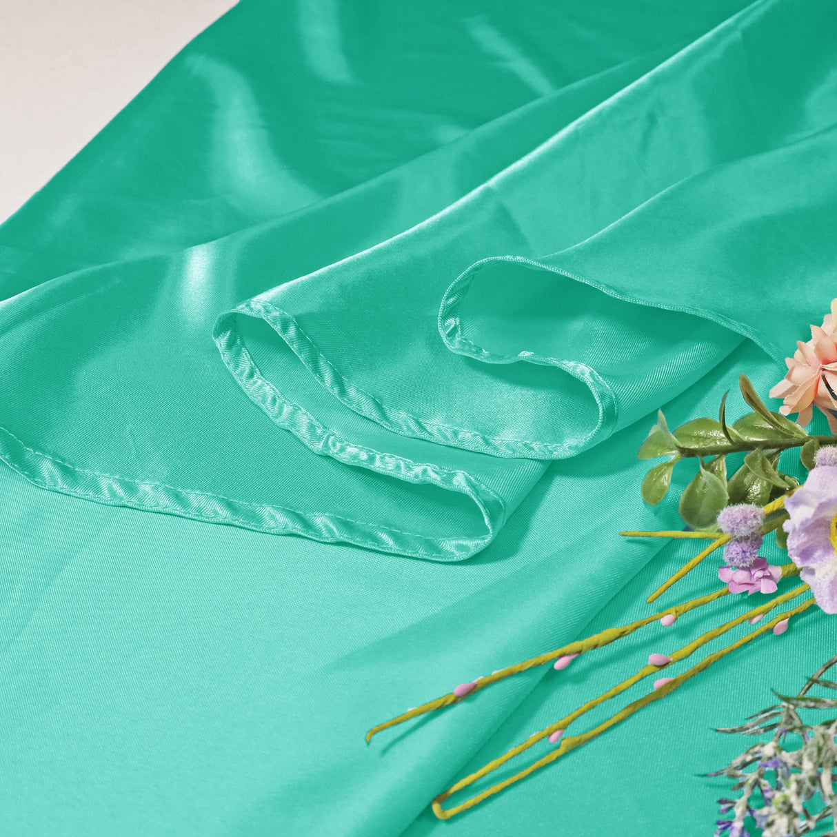 Round Heavy Duty Satin Tablecloth 132" Tiff Blue/Aqua Blue