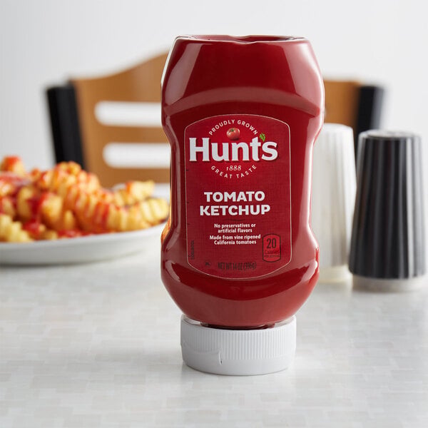 Hunt's Tomato Ketchup 14 oz. Squeeze Bottle - 12/Case