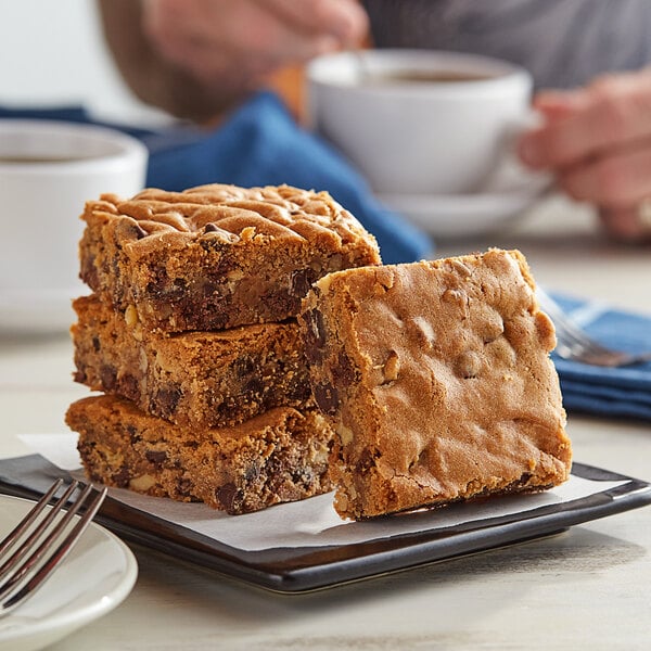 David's Cookies 4 oz. Pre-Cut Blondie Brownie 24-Count Tray - 2/Case
