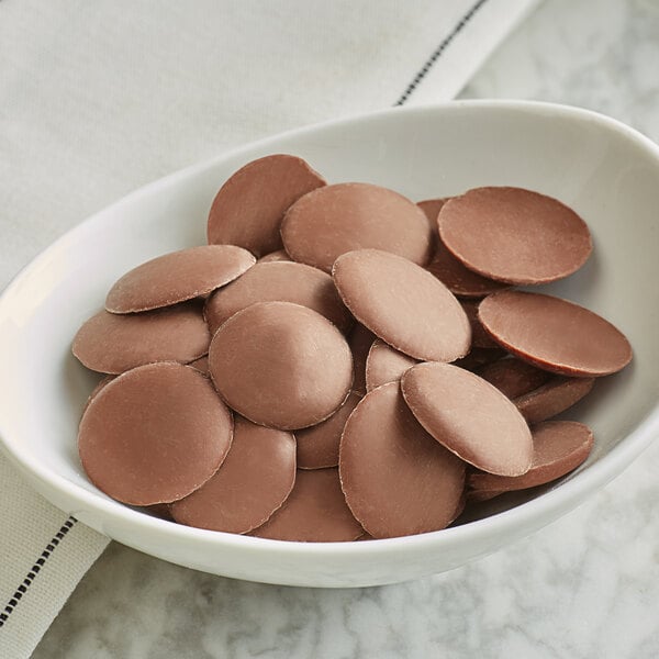 Guittard 25 lb. Eclipse du Soleil 41% Milk Chocolate Wafers