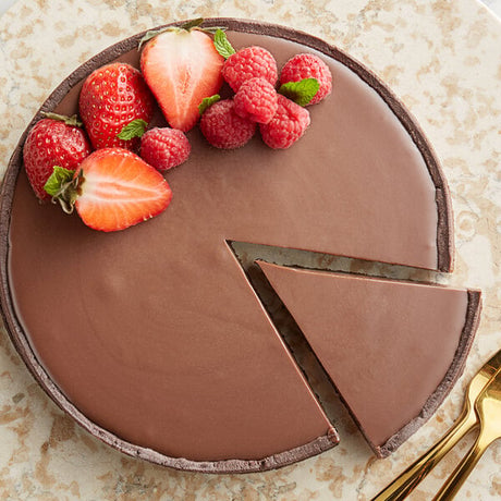 Guittard 25 lb. Eclipse du Soleil 41% Milk Chocolate Wafers