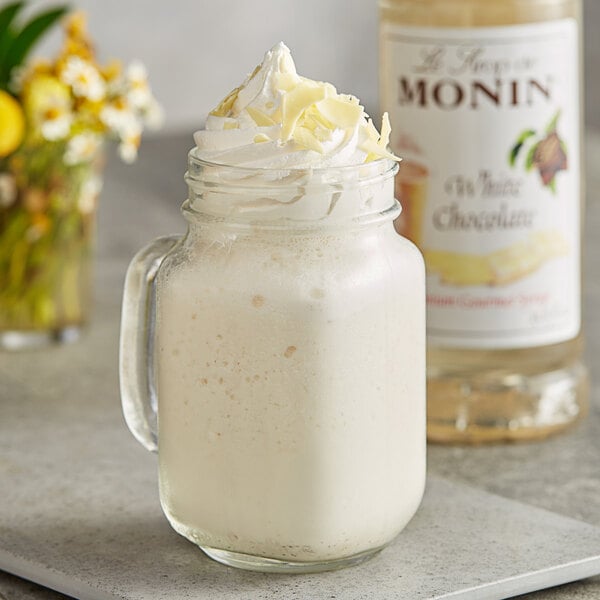 Monin Premium White Chocolate Flavoring Syrup 1 Liter - 4/Case