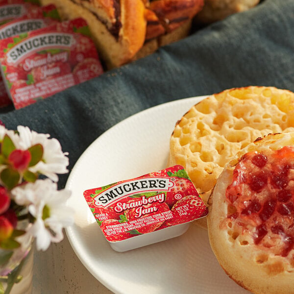 Smucker's Strawberry Jam 0.5 oz. Portion Cups - 400/Case
