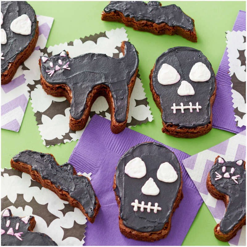 Wilton Fall and Halloween Metal Cookie Cutter Set – 18 Piece