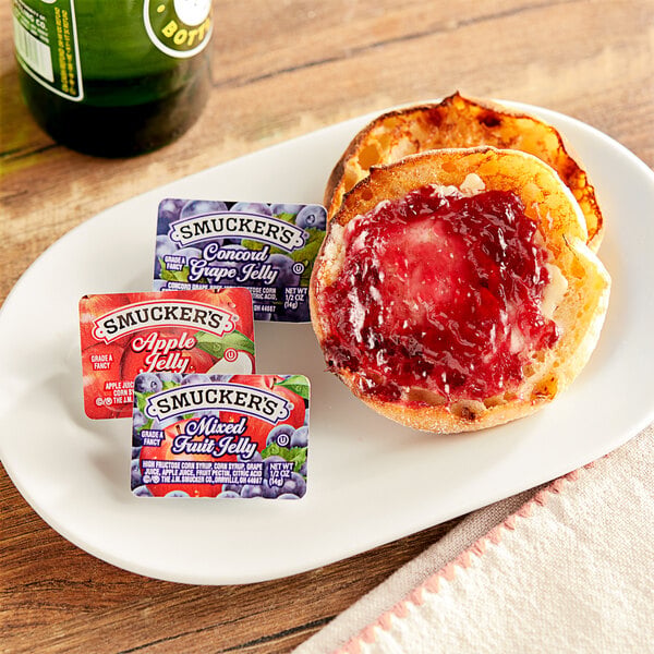Smucker's Concord Grape, Mixed Fruit, and Apple Jelly 0.5 oz. Portion Cups - 200/Case