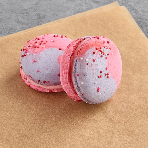 Macaron Centrale Vegan Raspberry Caramel Macaron - 24/Case