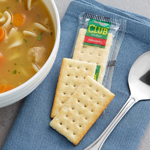 Kellogg's Original Club Crackers 2-Pack - 500/Case