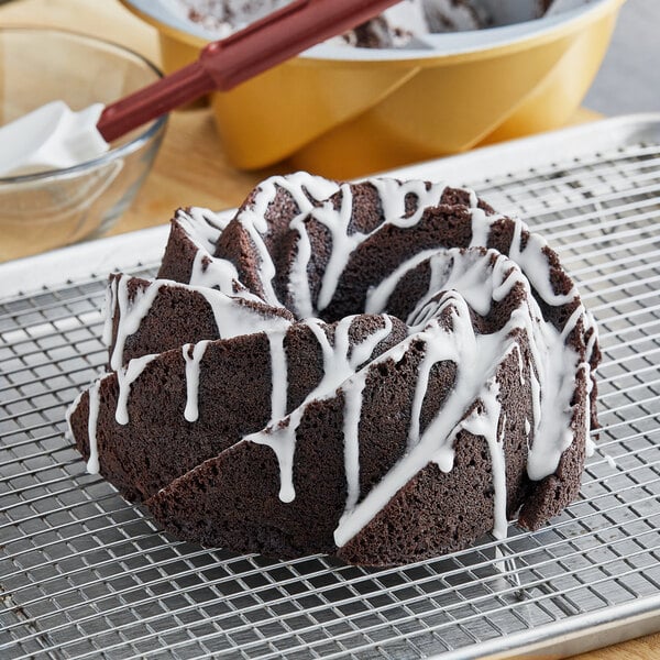 Pillsbury Bakers' Plus Dark Devil's Food Cake Mix 50 lb.