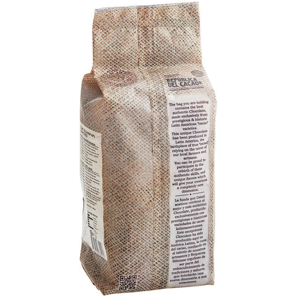 Republica del Cacao Ecuador 40% Milk Chocolate Couverture 5.5 lb. - 4/Case